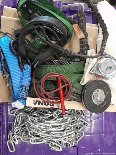 Mixed measuring tape, webbing straps, chain, carabiners & test leads (1 of 3)