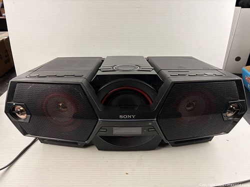 Sony ZS-BTG900 Stereo Boombox with Bluetooth & CD (1 of 15)