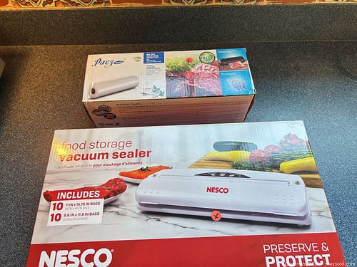 NESCO Electric Vacuum Sealer with 11 in x 50 ft Pacz Saver Roll (1 of 6)