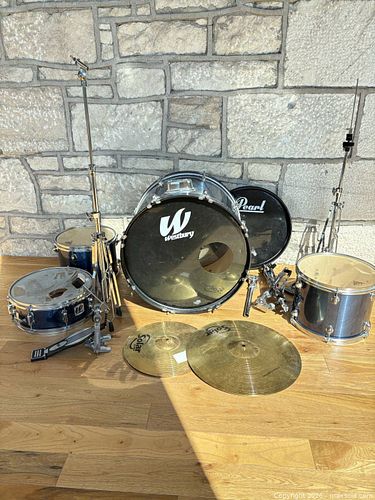 Partial Blue Acoustic Drum Kit with Westbury and Pearl Parts (1 of 5)