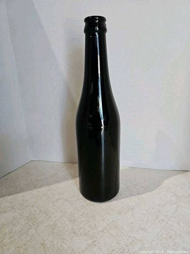Vintage 1920-1930 Mission Soda bottle (1 of 3)