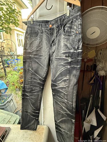 MEN'S JEANS NWT. SIZE 34 (1 of 4)