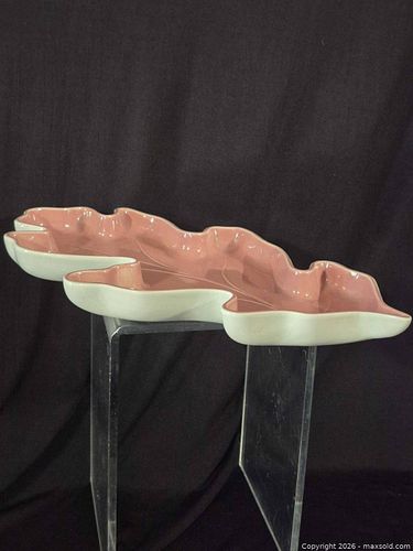 Red Wing Pottery Pink & White Leaf-Shaped Ceramic Tray (1 of 4)
