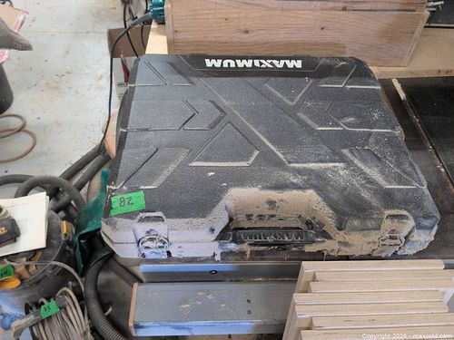 Maximum 2-in-1 Air-Powered Flooring Nailer (1 of 6)