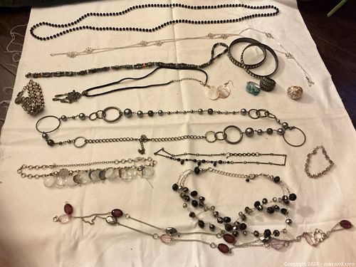 Lot #47 (1 of 7)