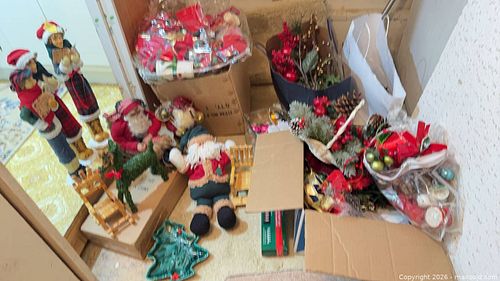 Holiday / Christmas Decorations and Home Goods B (1 of 13)
