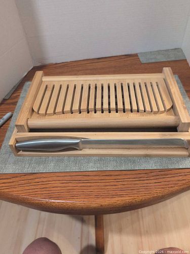 Bread slicer (1 of 8)
