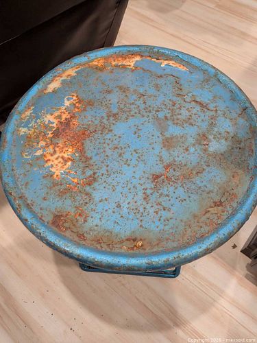 Metal table (1 of 5)
