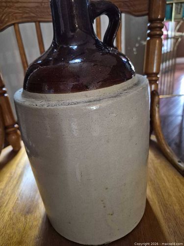Crock jug (1 of 3)