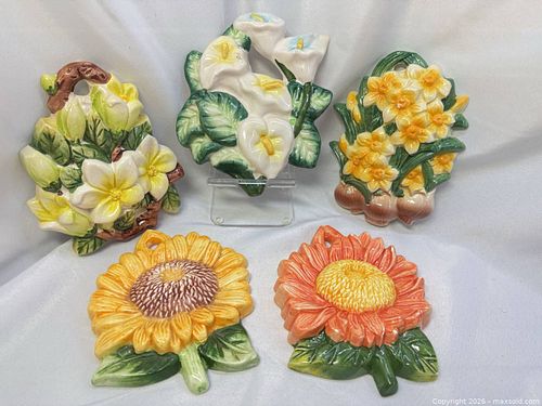 Ceramic Floral Wall Plaques with Sunflower & Calla Lily (1 of 6)