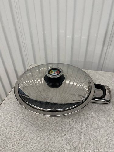 Zepter 12in Stainless Steel Stovetop Grill Pan with Lid (1 of 6)