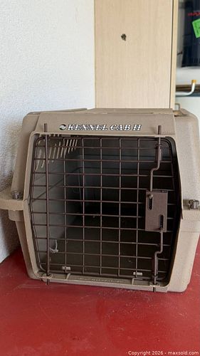 Kennelcab dog crate (1 of 5)