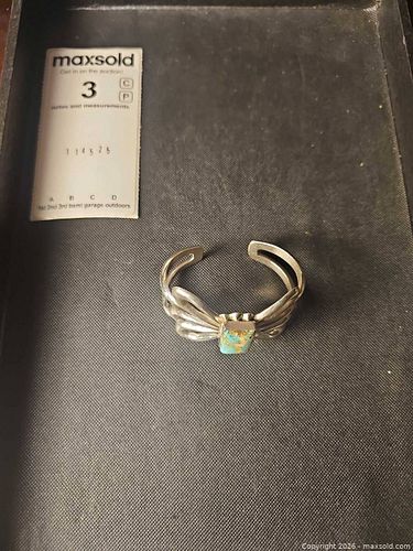 Navajo Style Silver Cuff (1 of 4)