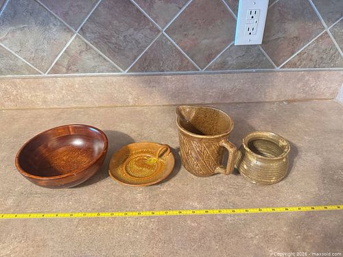 Lot: Wooden Bowl, Stoneware Creamer, Saucer & Mini Jar (1 of 10)