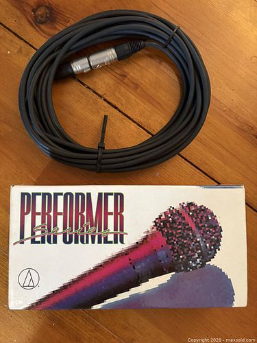 Audio-Technica Performer Handheld Mic w/ XLR, Mic Clip & Yamaha YT-2200 (1 of 3)