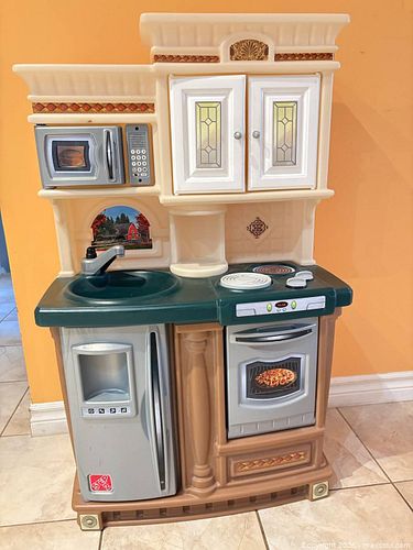 Step2 Play Kitchen (1 of 4)