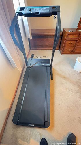 Weslo Cadence DX10 Treadmill (1 of 7)