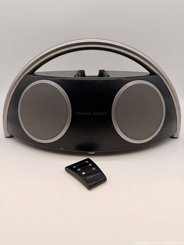 Harman Kardon Portable Speaker Docking Station Black/Silver (1 of 7)