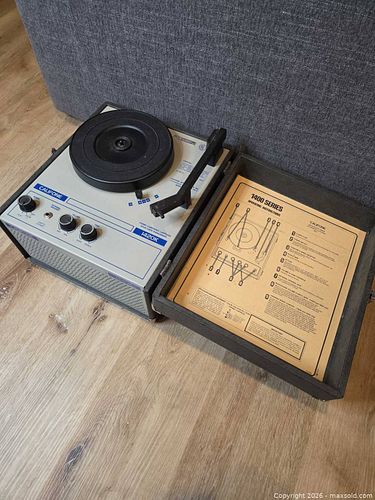 Vintage Califone 1420K Portable Turntable / Record Player (1 of 9)