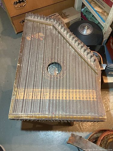 Antique Mandolin Harp / Zither Guitar A (1 of 8)