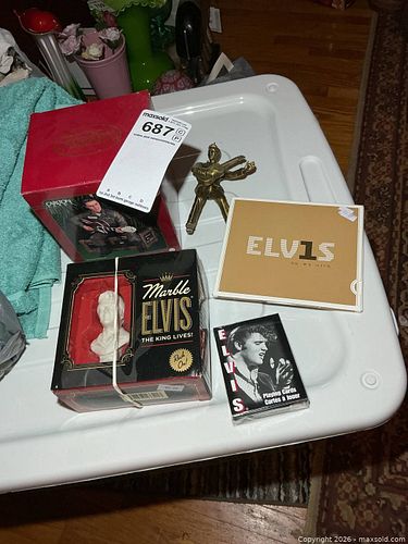 Elvis Collectibles A (1 of 10)