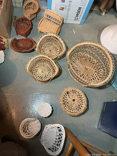 Wicker Doll Furniture A (1 of 7)