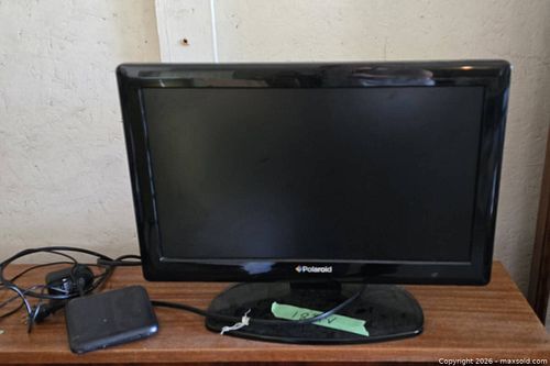 Polaroid 19-inch LCD TV / Monitor   -G (1 of 3)