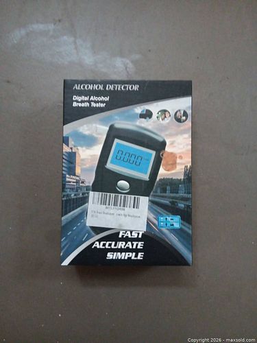 Generic Digital Breathalyzer Alcohol Detector - Black (1 of 3)