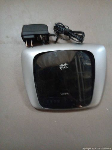 Linksys Cisco WRT310N V2 Wireless-N Gigabit Router (1 of 3)