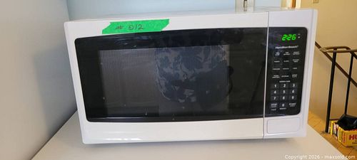 Hamilton Beach White Microwave (1 of 6)
