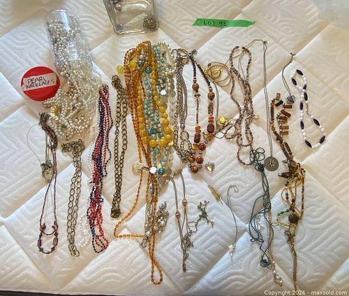 Large Assortment of Vintage Costume Necklaces & Beaded Jewelry (1 of 5)