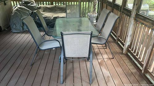 Deck table & six chairs (1 of 3)