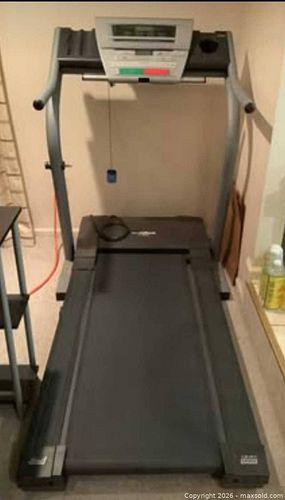 Nordic Track Treadmill (1 of 5)