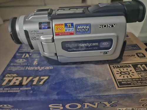 SONY Digital Video Camera Recorder (1 of 4)