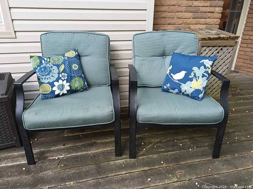 Outdoor Chairs B  (1 of 9)