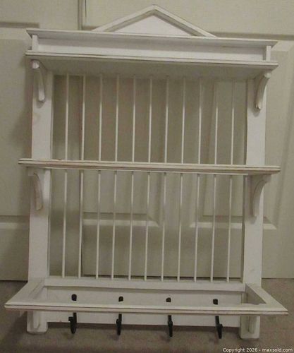 White Distressed Wood Wall-Mounted Plate Rack with Hooks (1 of 4)