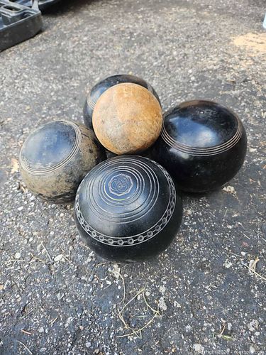 Henselite Lawn Bowls Set — 4 Bowls + Small Wooden Jack (1 of 5)