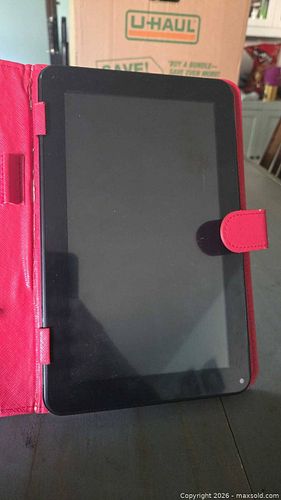 Kocaso M9200 Tablet with Protective Folio Case & USB Keyboard (1 of 7)