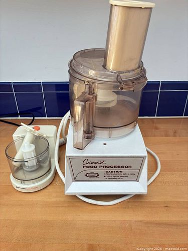 Cuisinart 7–9 Cup Food Processor with Mini Chopper, White (1 of 3)