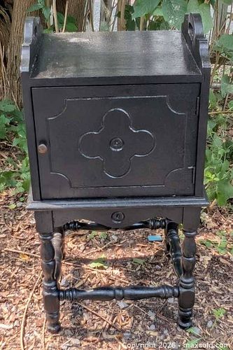 1930s OAK  WOODEN SMOKERS STAND /CABINET (1 of 12)