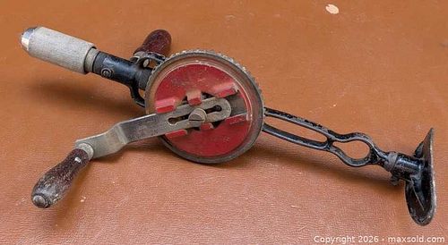  ANTIQUE 1920s  MANUAL CHEST DRILL MADE IN USA (1 of 14)