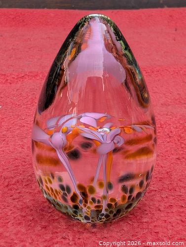 VINTAGE CONICAL GLASS PAPERWEIGHT  ISLE OF WIGHT ENGLAND (1 of 12)