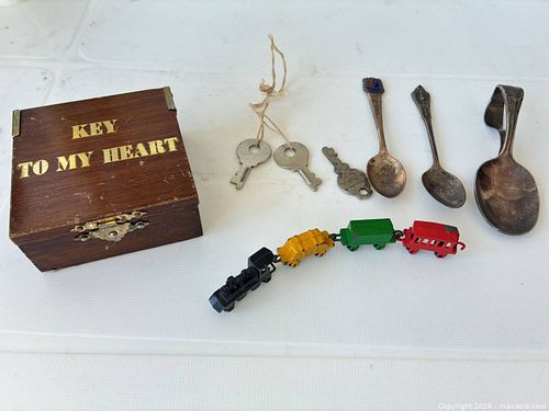 Vintage Collectible Souvenir Box with Spoons, Keys & Train Charm (1 of 7)