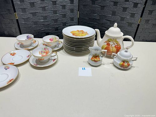 Eschenbach Baronet Bavaria Porcelain Tea Set, Hand-Painted Fruit (1 of 13)