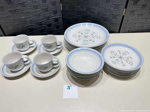 Fascino Stoneware Dinnerware Set, 12-Piece, Floral & Striped (1 of 7)