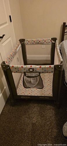 Grayco Pack n Play (1 of 3)