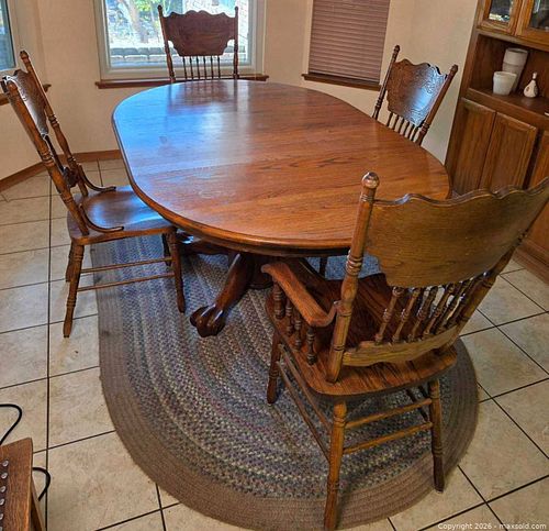 Dinning Table with 4 Chairs (1 of 3)