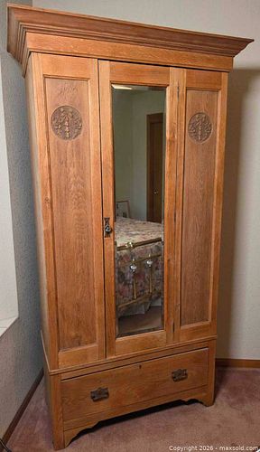 Wood Cabinet (1 of 2)