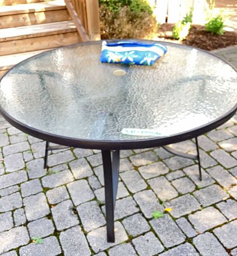 Patio Table. C (1 of 7)