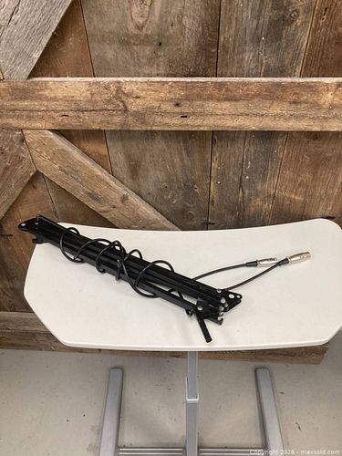 Metal Arm with XLR Cable (1 of 4)